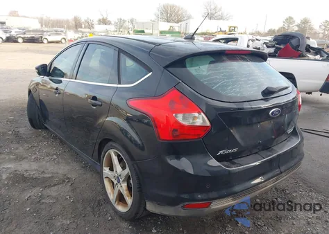 2014 Ford Focus Titanium z USA, uszkodzony, nr VIN 1FADP3N26EL152630